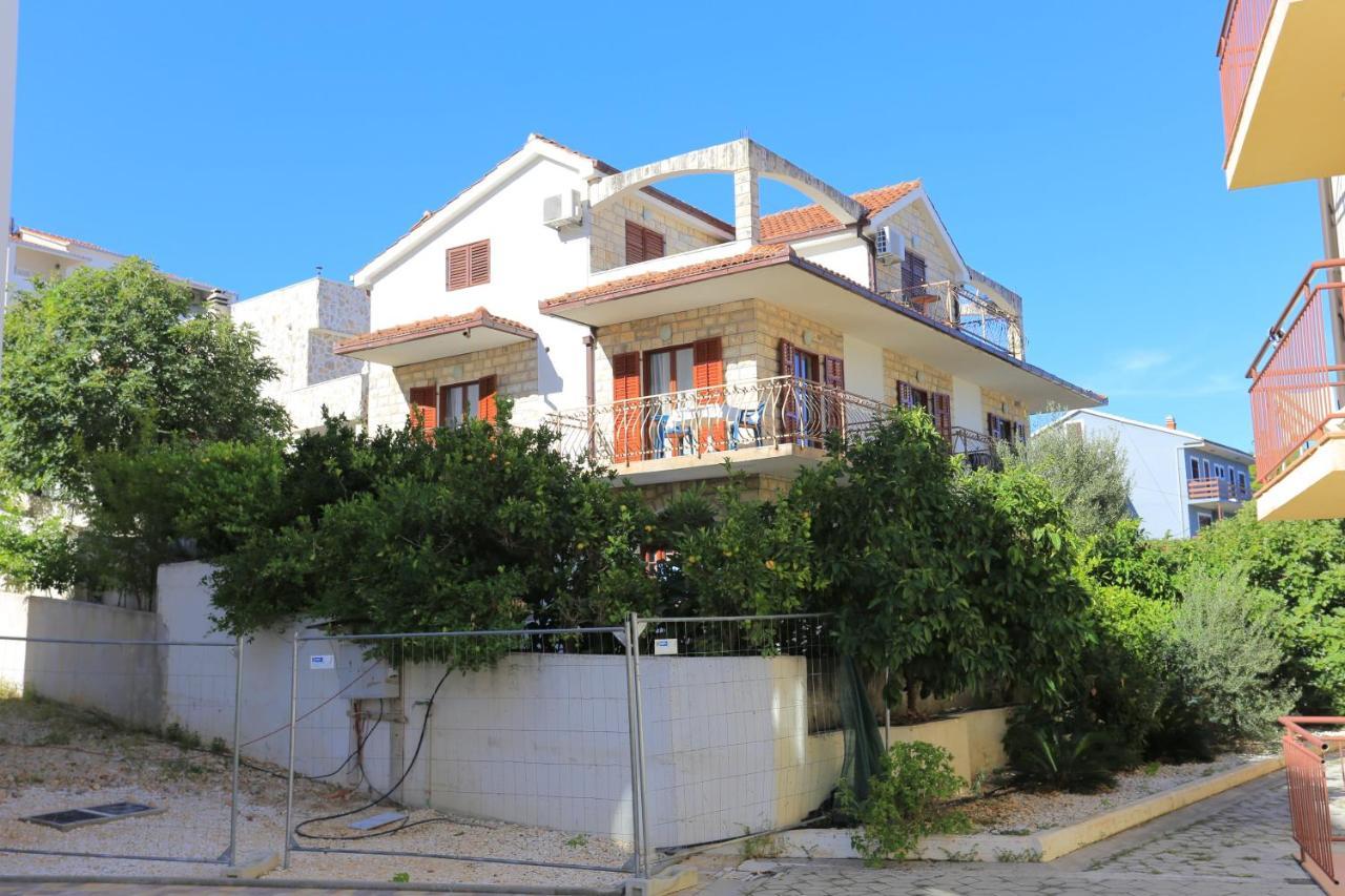Apartments By The Sea Arbanija, Ciovo - 17332 Trogir Exterior foto